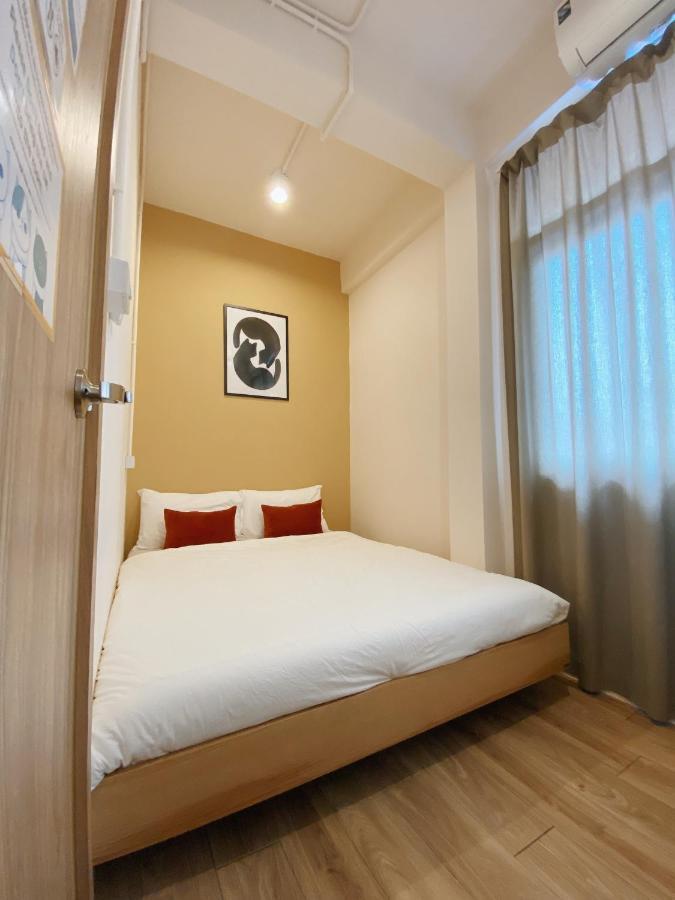 Ben&Pooh Hostel Bangkok Esterno foto